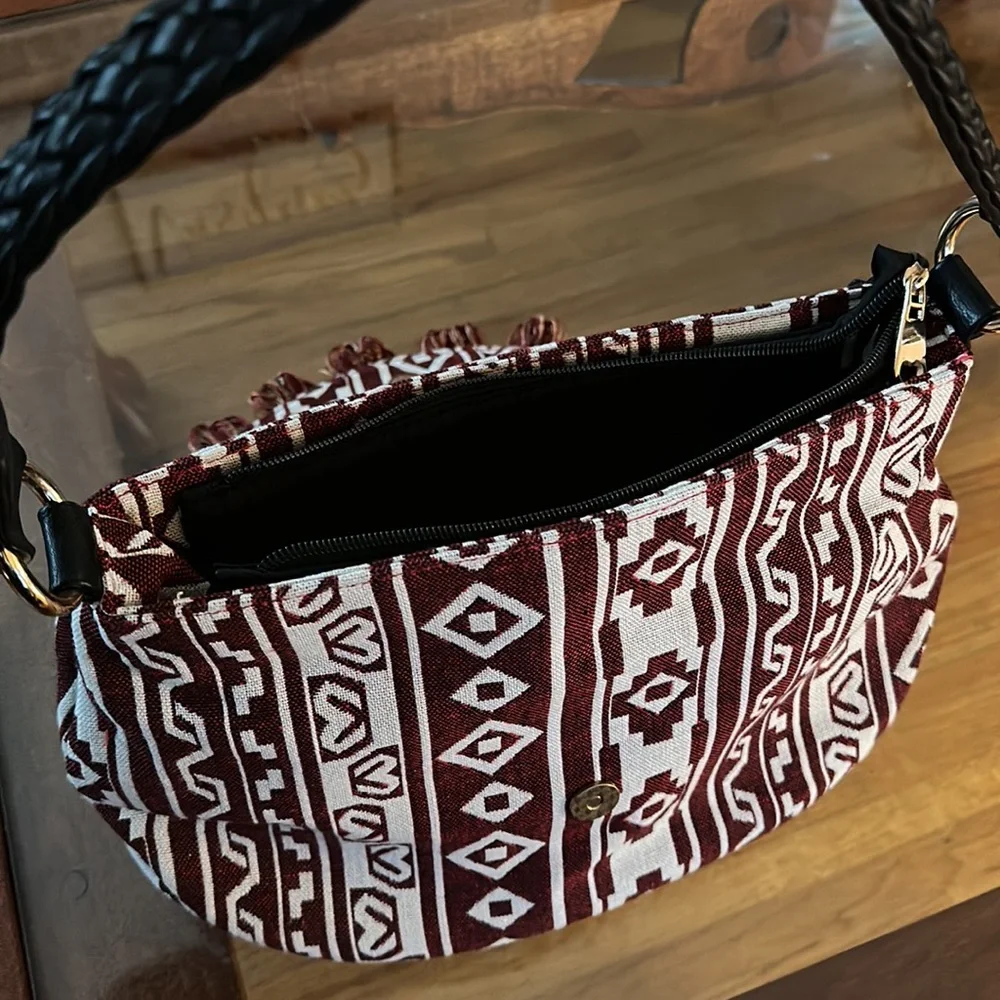 Vieta Fashion Vintage handbag Aztec design boho chick styles.